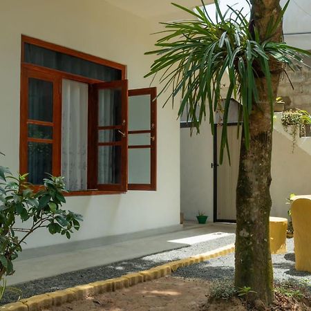 Lakru Home Stay Weligama Ngoại thất bức ảnh